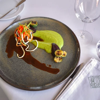 rabo de boi, puré de ervilhas